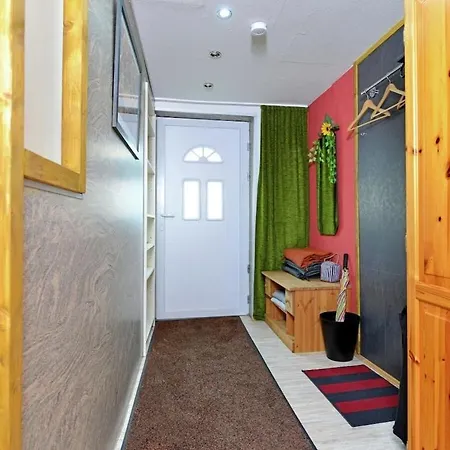 Beautiful Wooden With Terrace Semesterbostad *